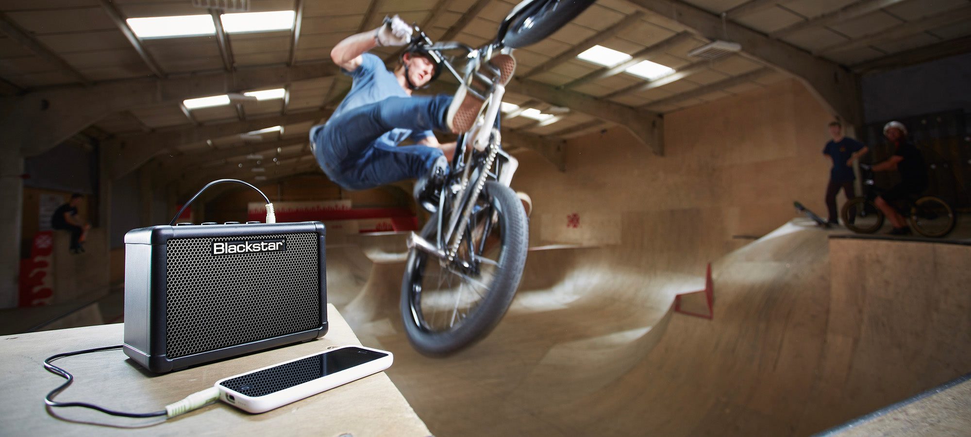 Blackstar Amps FLY mini amp at skate park